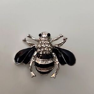 Brooch Bumble Bee Brooch Beautiful Enamal wings & Stunning  crystals